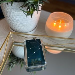 Glass and crystal Zodiac (Aquarius) decor/paperweight ♒️ Made in the USA 🇺🇸